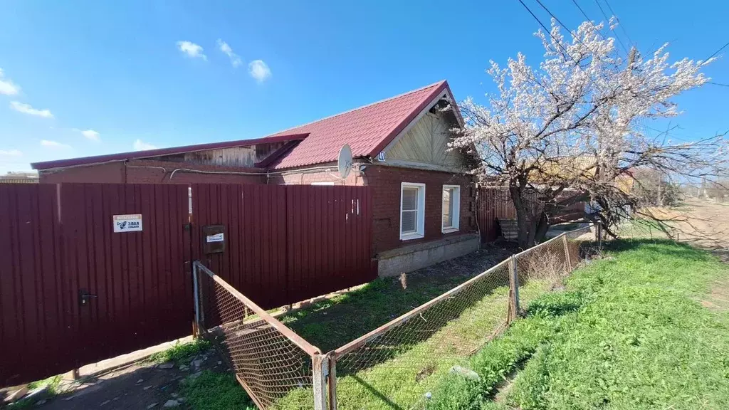 Дом в Астраханская область, Астрахань ул. Бирюзова, 41 (77 м) - Фото 1