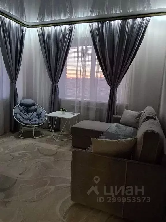 1-к кв. Волгоградская область, Камышин 3-й мкр, 13А (40.0 м) - Фото 0