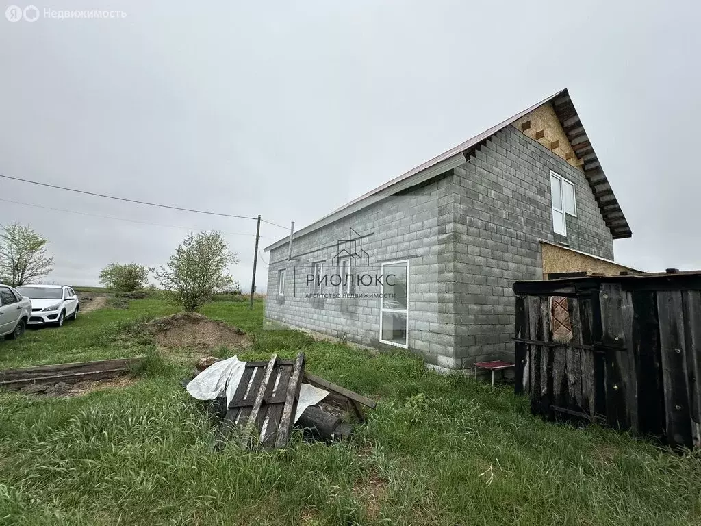 Дом в Абзелиловский район, Краснобашкирский сельсовет, село Красная ... - Фото 1