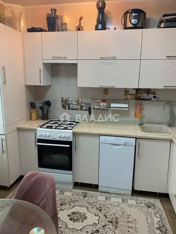 2-к кв. Белгородская область, Белгород ул. Есенина, 44 (57.0 м) - Фото 0