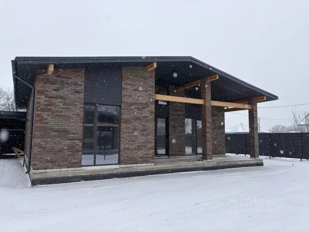 Дом в Волгоградская область, Среднеахтубинский район, Фрунзенское ... - Фото 2