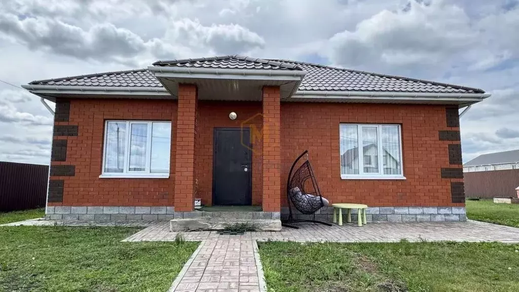 Дом в Белгородская область, Белгородский район, с. Стрелецкое ул. ... - Фото 1