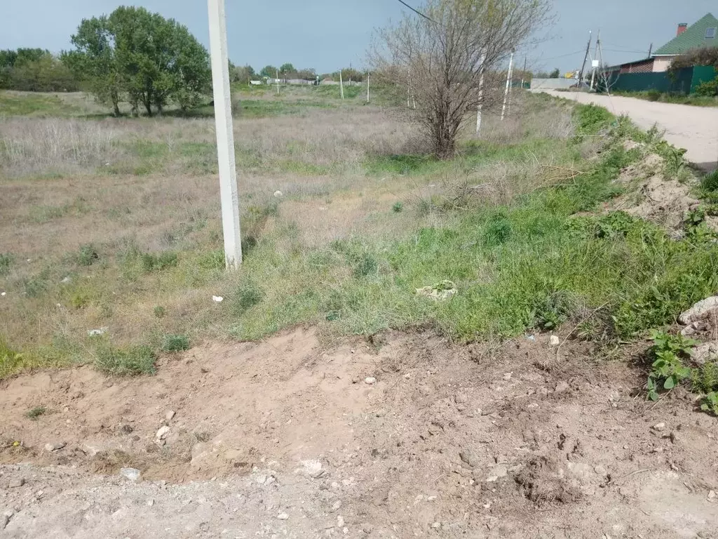 Участок в Волгоградская область, Волжский Мичуринец СНТ, ул. ... - Фото 1