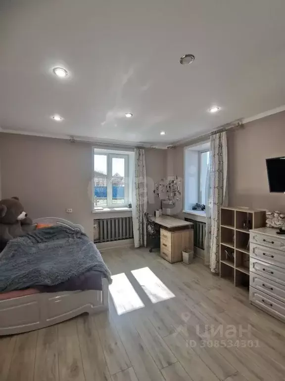 Дом в Брянская область, Жуковка ул. Космонавтов (97 м) - Фото 1