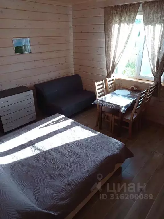 Дом в Алтай, Чемальский район, с. Анос ул. Полевая, 15 (20 м) - Фото 0