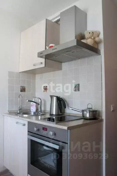 1-к кв. Приморский край, Владивосток ул. Адмирала Кузнецова, 61 (14.1 ... - Фото 0