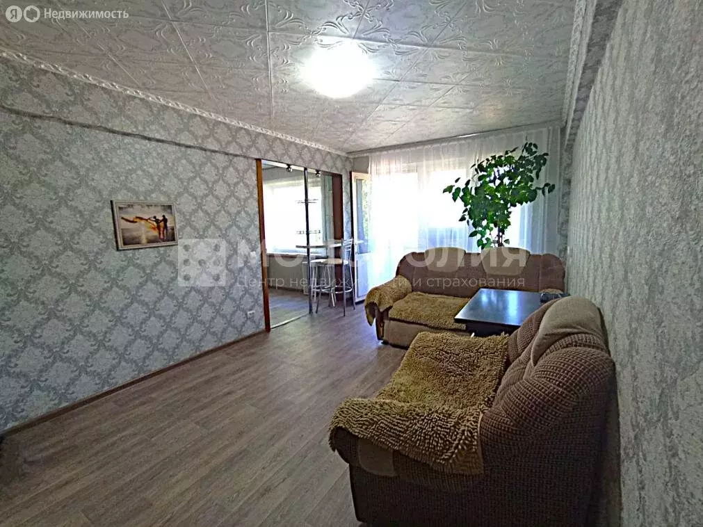 3-комнатная квартира: Белогорск, Никольское шоссе, 63Б (57.7 м) - Фото 1