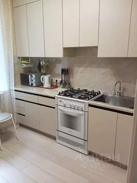 2-к кв. Волгоградская область, Волгоград ул. Генерала Гуртьева, 5 ... - Фото 0