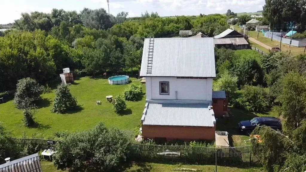 Дом в Удмуртия, Каракулинский район, с. Колесниково Казанская ул. (135 ... - Фото 1