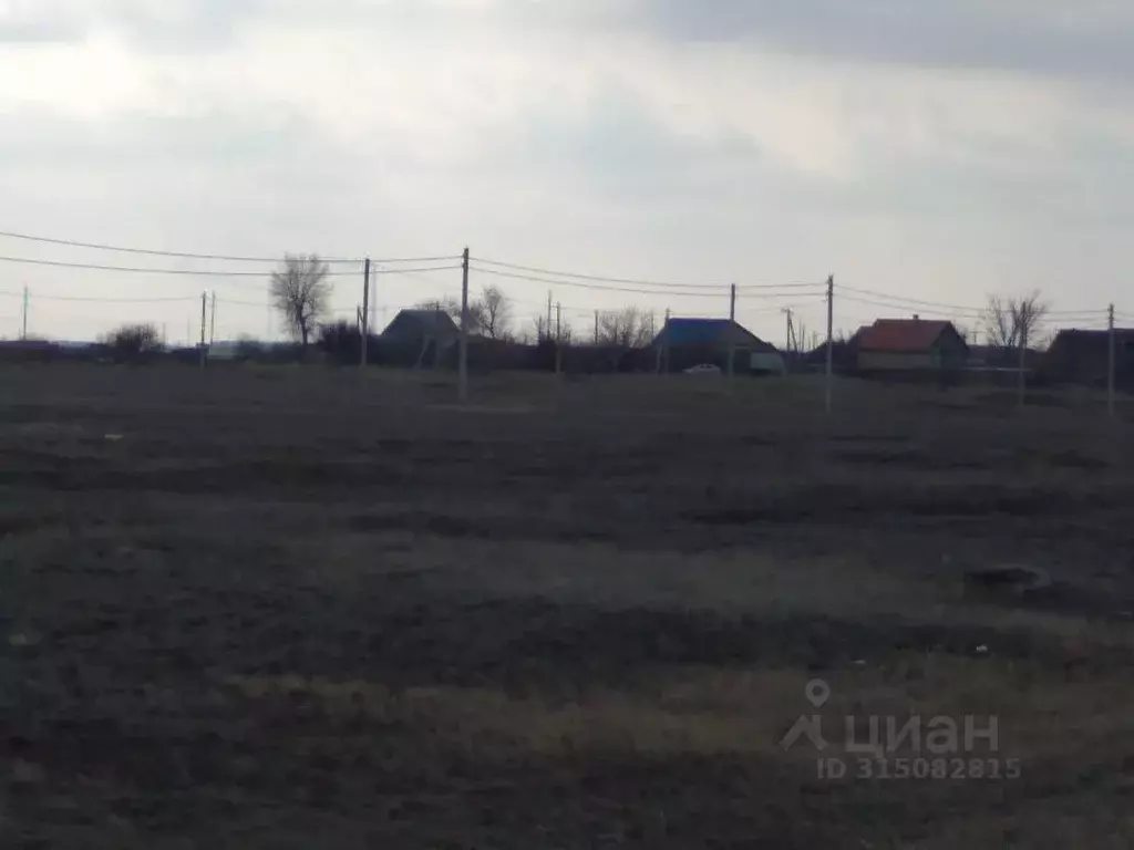 Участок в Волгоградская область, Волжский пос. Краснооктябрьский, ул. ... - Фото 0