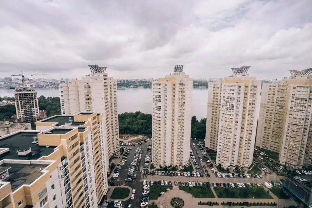 3-к кв. Воронежская область, Воронеж ул. Переверткина, 1/1 (100.0 м) - Фото 0