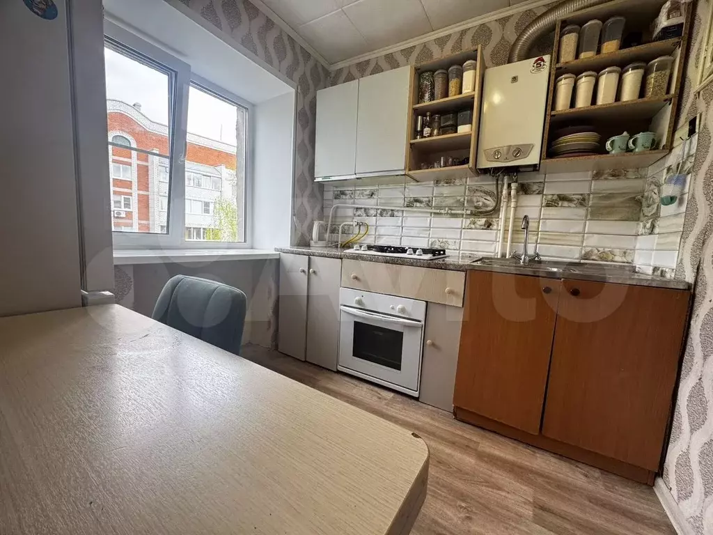 1-к. квартира, 30 м, 4/4 эт. - Фото 0