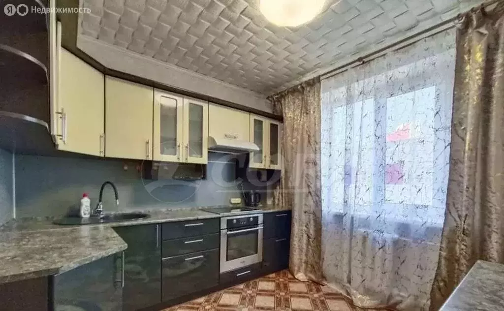 2-комнатная квартира: Тюмень, улица Мельникайте, 135 (51 м) - Фото 2