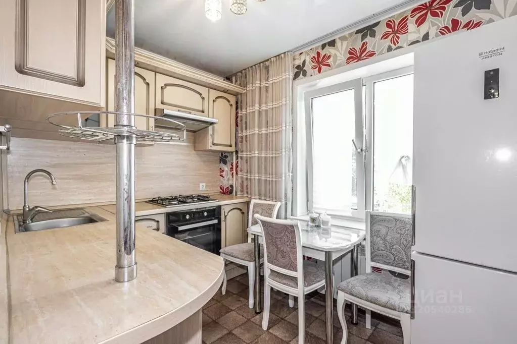 2-к кв. Курганская область, Курган Заозерный жилрайон, 1-й мкр, 30 ... - Фото 1