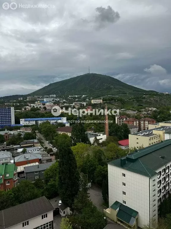 2-комнатная квартира: Пятигорск, улица Бунимовича, 1А (84 м) - Фото 0