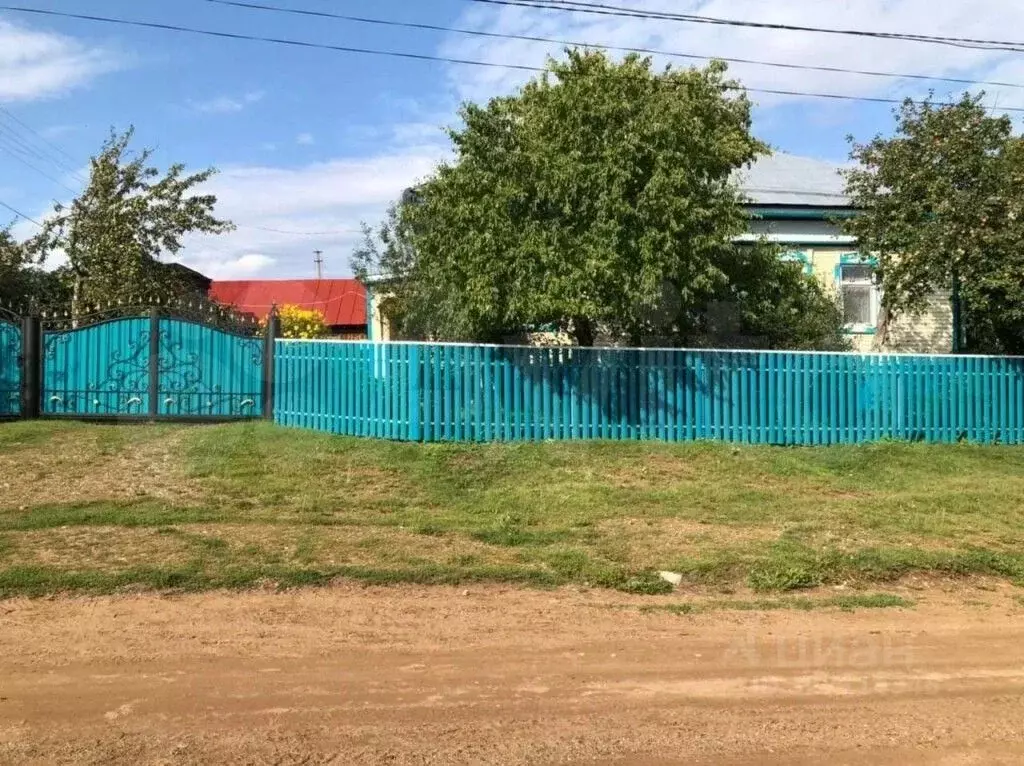 Дом в Башкортостан, Дюртюлинский район, Такарликовский сельсовет, с. ... - Фото 1