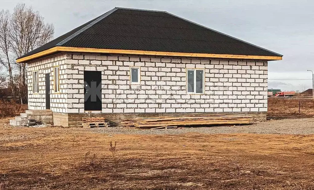 Дом в Хакасия, Усть-Абаканский район, пос. Тепличный ул. Луговая (110 ... - Фото 1