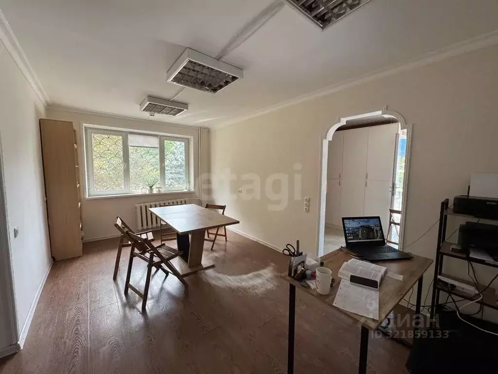 Торговая площадь в Северная Осетия, Владикавказ ул. Леонова, 5к2 (117 ... - Фото 1