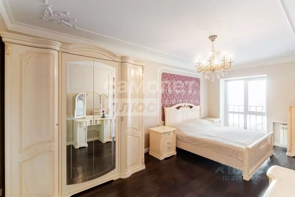 3-к кв. Омская область, Омск Октябрьская ул., 159 (130.0 м) - Фото 1