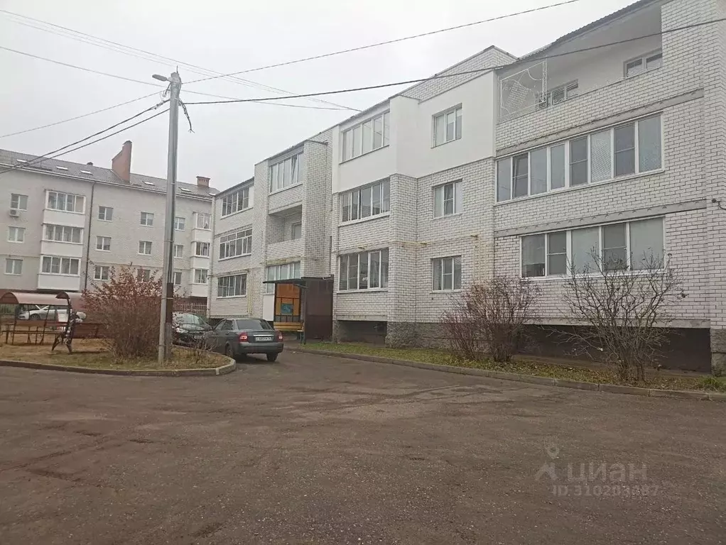 3-к кв. Ярославская область, Тутаев Комсомольская ул., 88Б (86.0 м) - Фото 0