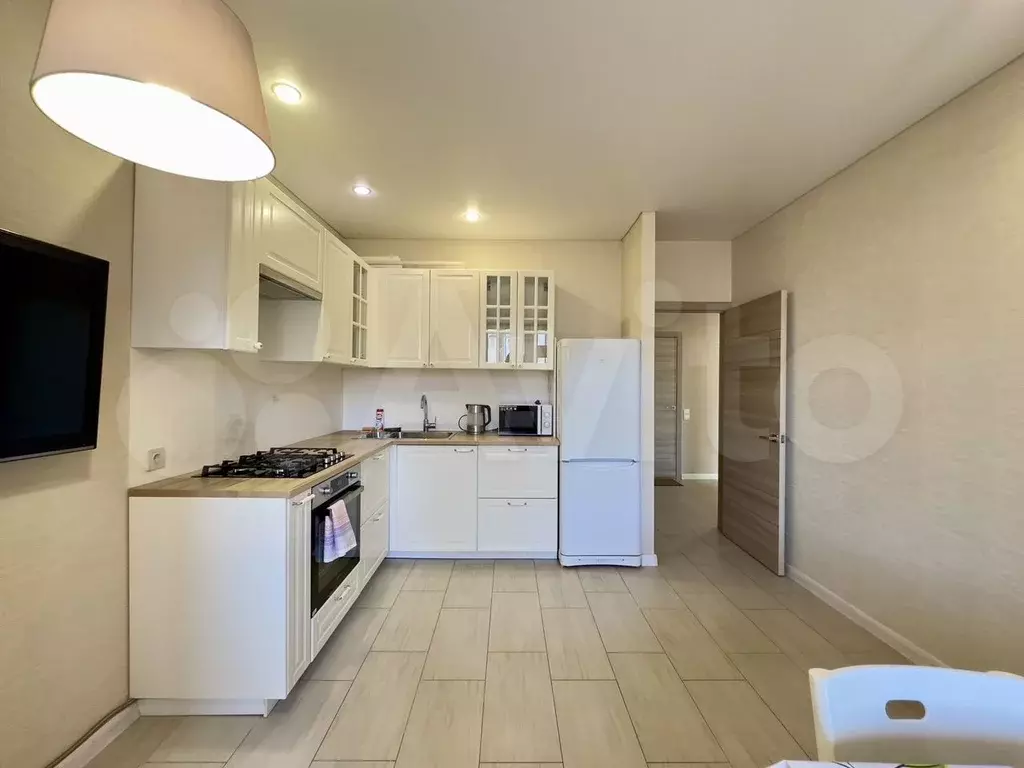 2-к. квартира, 70 м, 8/10 эт. - Фото 0