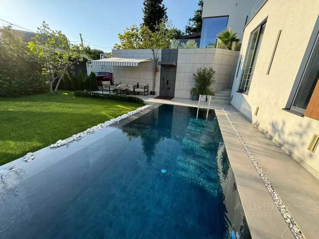 Дом в Краснодарский край, Сочи Адлер жилрайон, ул. Интернациональная ... - Фото 1