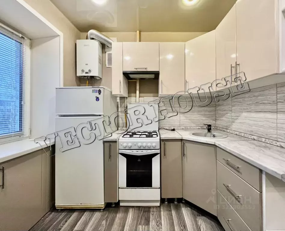 1-к кв. Брянская область, Брянск аллея Металлургов, 3 (31.0 м) - Фото 2