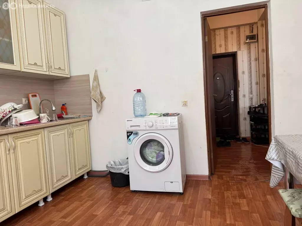 1-комнатная квартира: Каспийск, улица Магомедали Магомеджановa, 9 (42 ... - Фото 2