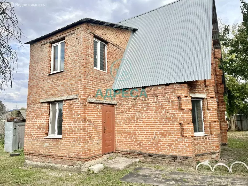 Дом в Чернянка, рабочий посёлок Чернянка, улица Комарова (82.4 м) - Фото 0