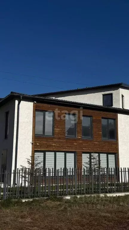 Таунхаус в Иркутская область, Ангарск 30-й мкр, 19 (110 м) - Фото 0