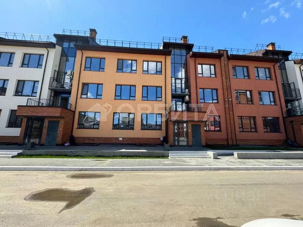 2-к кв. Тюменская область, Тюмень ул. Академическая, 11 (100.0 м) - Фото 0