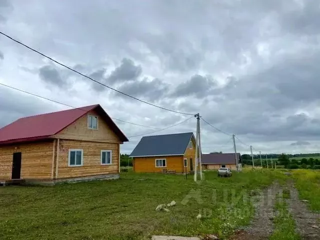 Участок в Башкортостан, Чишминский район, с. Еремеево ул. Лейлы (13.0 ... - Фото 1