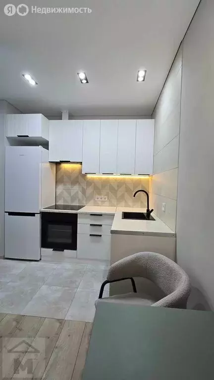 2-комнатная квартира: Абакан, улица Генерала Тихонова, 4 (42.5 м) - Фото 1