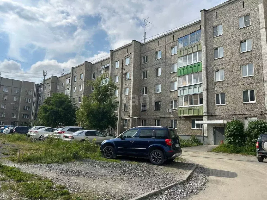 3-к кв. Свердловская область, Первоуральск ул. Папанинцев, 3 (65.0 м) - Фото 0