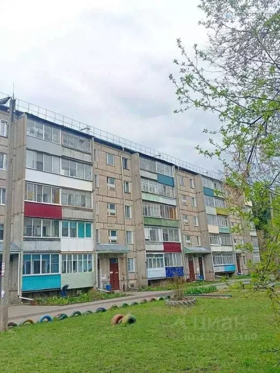 2-к кв. Кировская область, Котельнич Школьная ул., 4 (49.0 м) - Фото 0