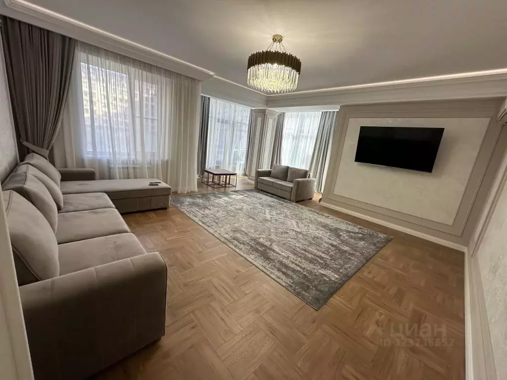 2-к кв. Дагестан, Каспийск просп. Акулиничева, 2 (100.0 м) - Фото 1