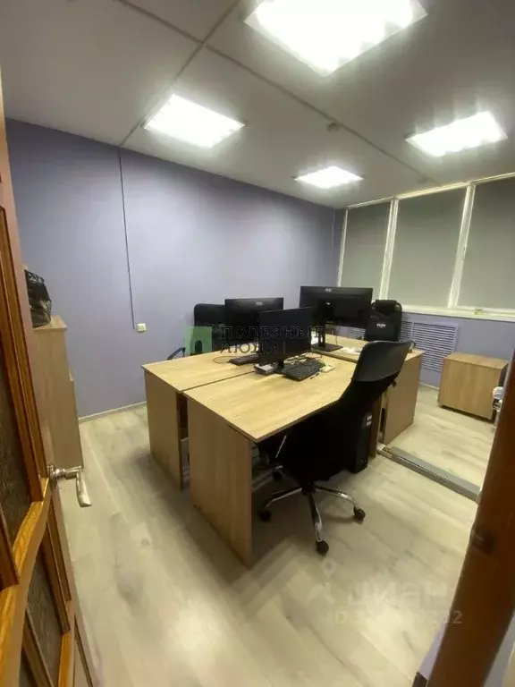 Офис в Астраханская область, Астрахань Набережная 1 Мая ул., 75/48 ... - Фото 1