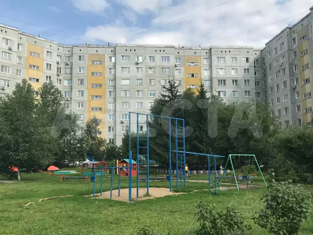 3-к кв. Омская область, Омск просп. Комарова, 31 (62.3 м) - Фото 0