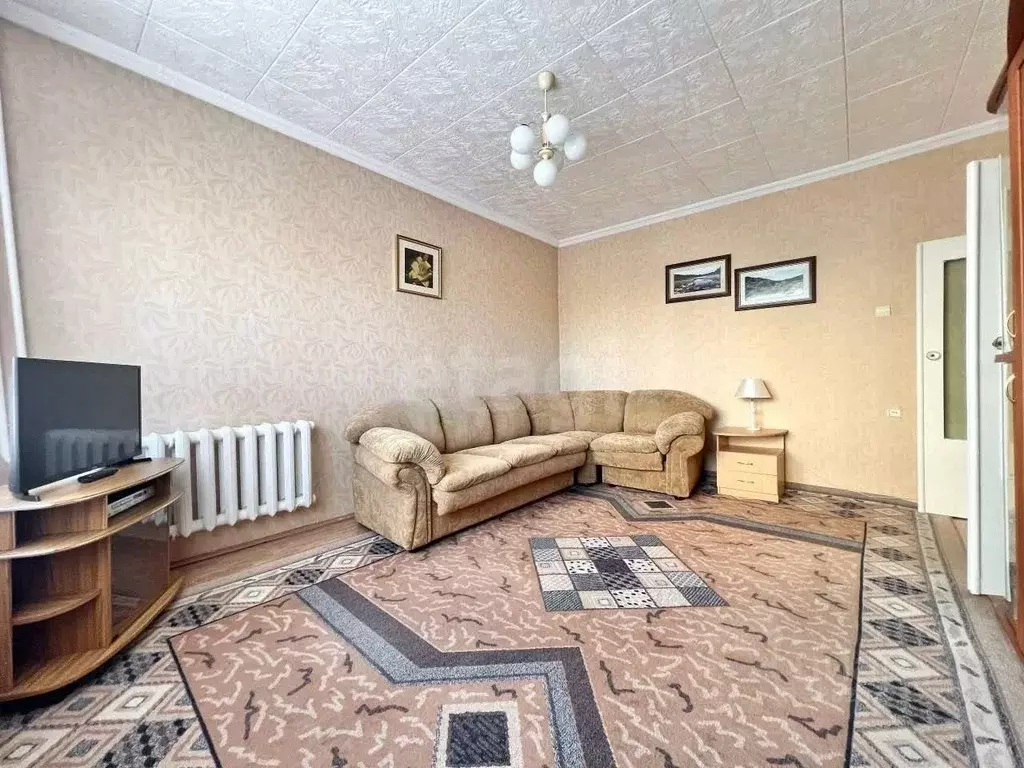 2-к кв. Тюменская область, Тюмень ул. Монтажников, 8 (57.7 м) - Фото 1