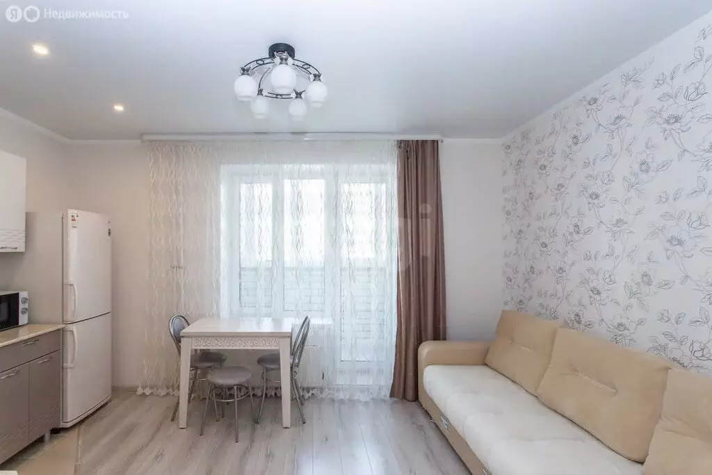 Квартира-студия: Тобольск, 15-й микрорайон, 37 (26 м) - Фото 0