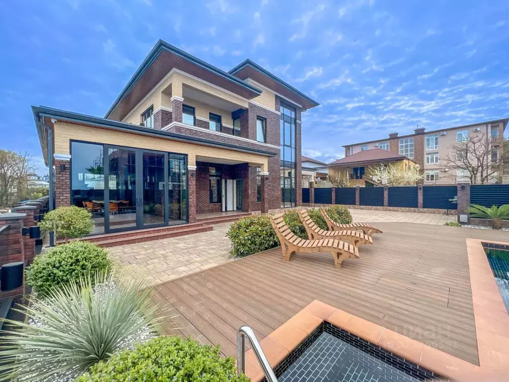 Дом в Краснодарский край, Сочи ул. Ворошиловградская (230 м) - Фото 1