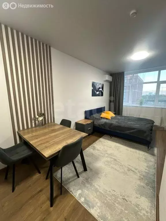 1-комнатная квартира: Тюмень, улица Тимофея Чаркова, 91 (26 м) - Фото 0