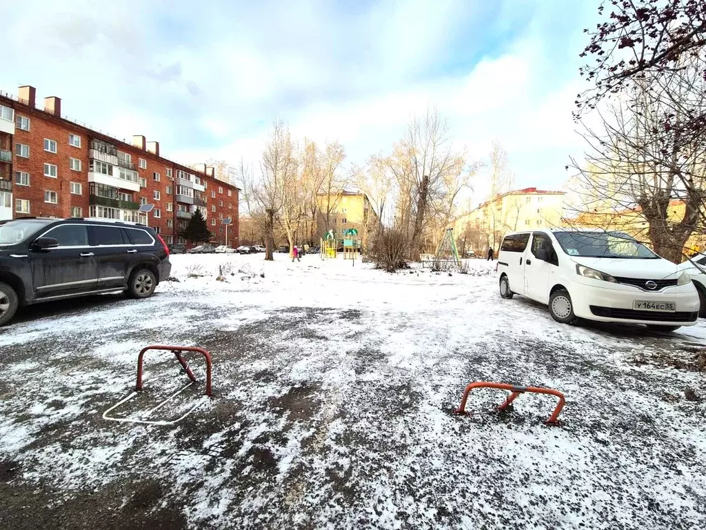 3-к кв. Омская область, Омск Городок Нефтяников мкр, ул. 22 Апреля, 8 ... - Фото 2