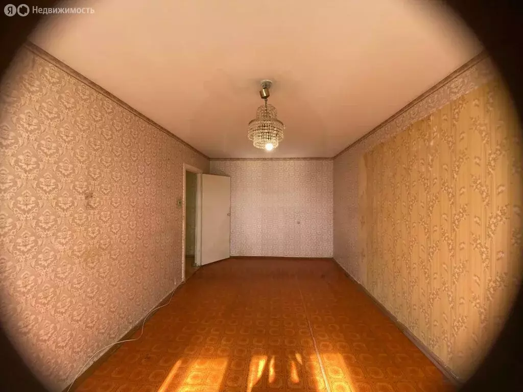 2-комнатная квартира: Асбест, Заводская улица, 39 (50 м) - Фото 0