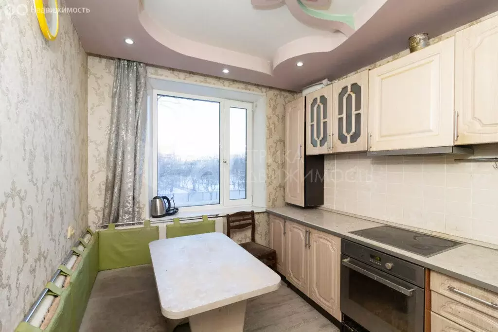 3-комнатная квартира: Тюмень, улица Николая Чаплина, 123 (63 м) - Фото 1