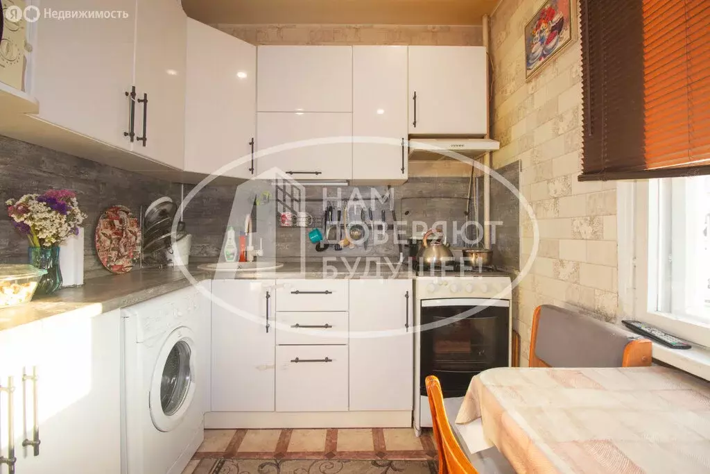 3-комнатная квартира: Чайковский, улица Азина, 33 (54.6 м) - Фото 2