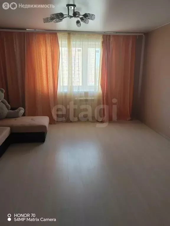 2-комнатная квартира: Тюмень, улица Андрея Бушуева, 6 (52 м) - Фото 1