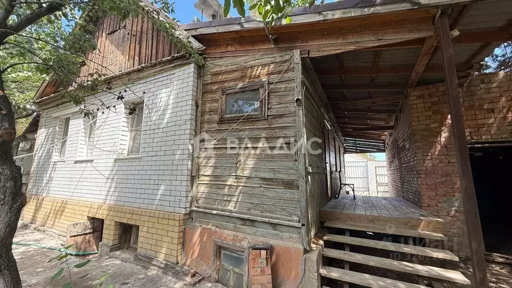 Дом в Астраханская область, Астрахань Магаданская ул., 32 (54 м) - Фото 1