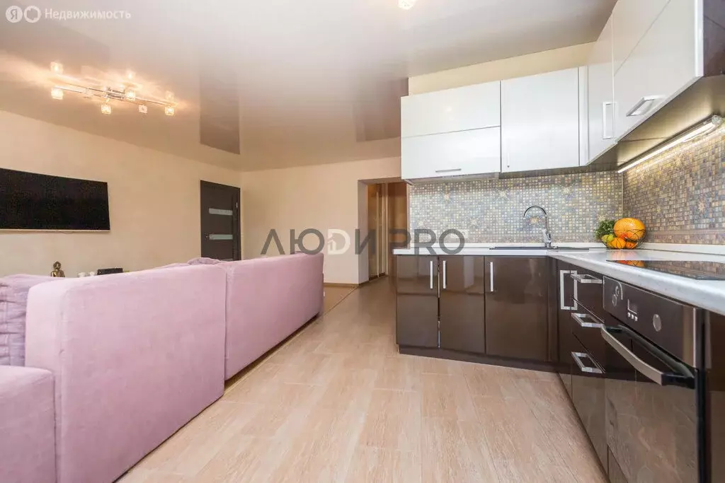 2-комнатная квартира: Уфа, улица Набережная реки Уфы, 25 (57 м) - Фото 2