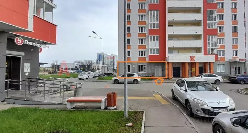 Торговая площадь в Татарстан, Казань ул. Мустая Карима, 1/21 (24 м) - Фото 0